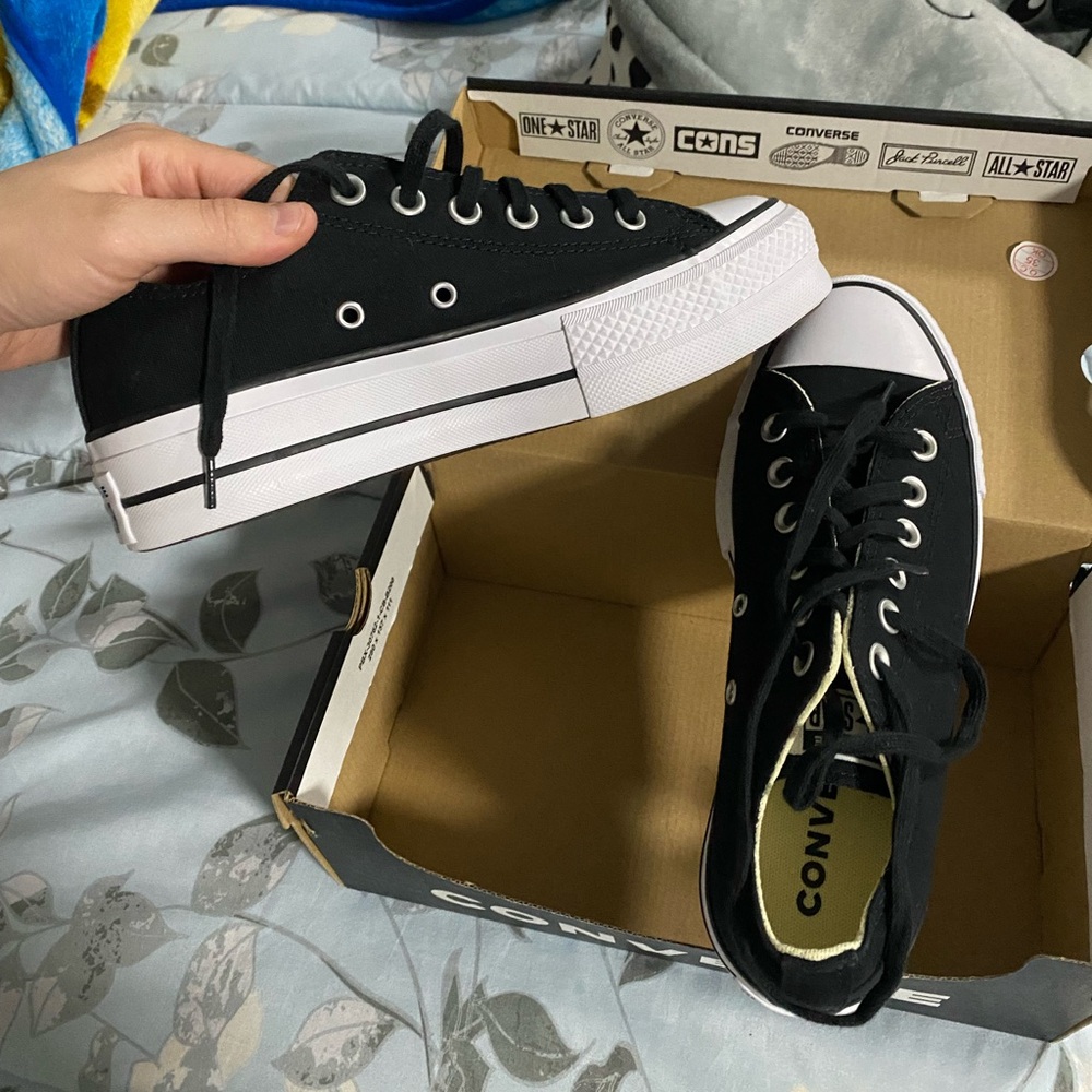 Black converse